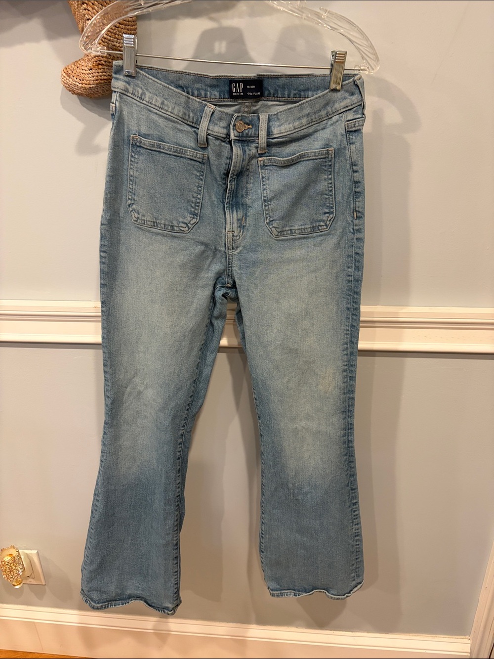 GAP Women’s Light Wash ‘70s Flare high-rise Jeans